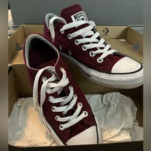 Women’s Converse, size 7